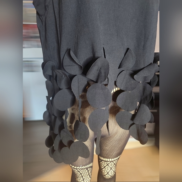 Dangle Circles Blouse - Picture 7 of 7